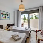 Rvg Luxury With Private Pools In *