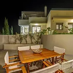 Rvg Luxury With Private Pools In 度假居