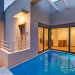 Rvg Luxury With Private Pools In Ferienhaus
