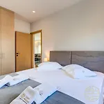 Rvg Luxury With Private Pools In Nyaraló *